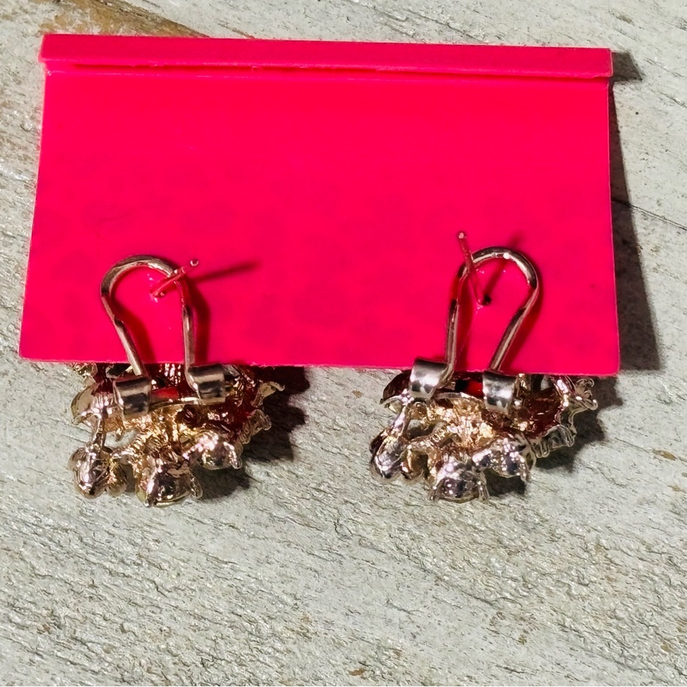 NWT❤️Betsey Johnson Sapphire & Crystal Flower Earrings - Picture 3 of 3